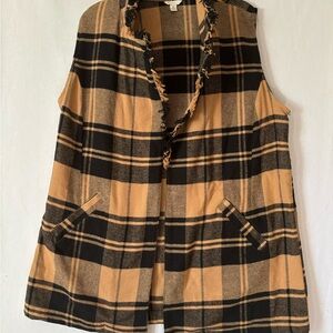 Chic Black and Tan Plaid Vest
